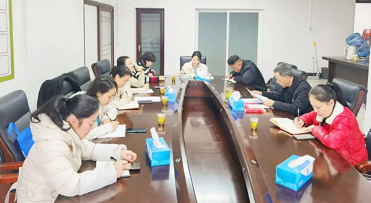 黔东南银保监分局第八党支部开展12月主题党日活动