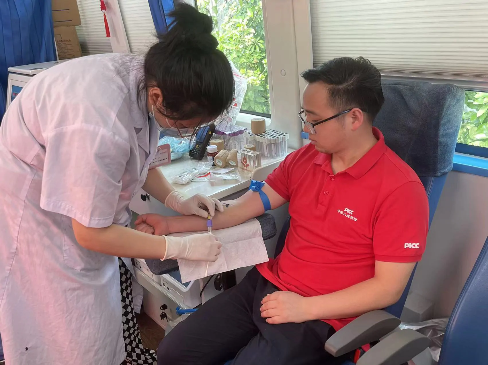 人保财险无偿献血 传递保险温度