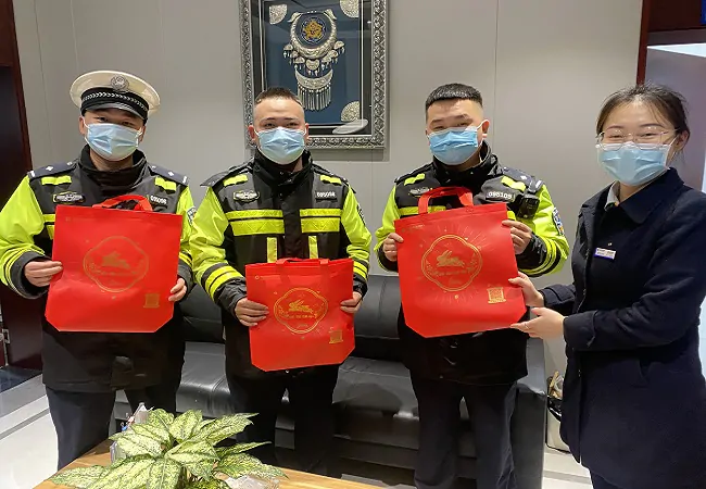 建行&ldquo;劳动者港湾&rdquo;致敬藏蓝力量