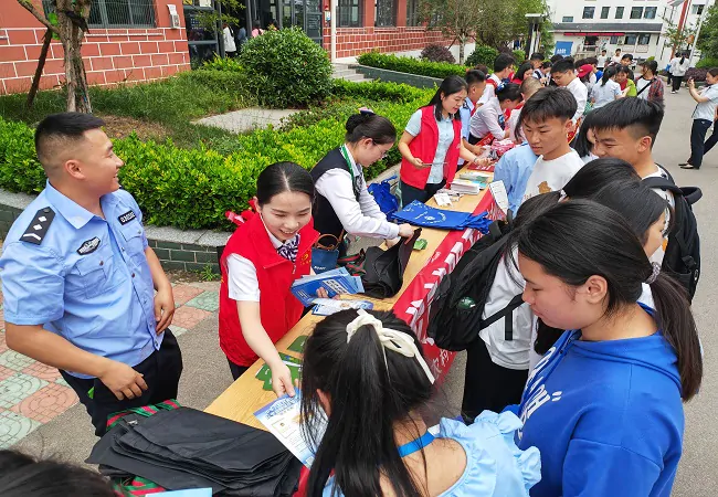 台江农信联社：银警携手进校园  筑牢反诈&ldquo;防火墙&rdquo;