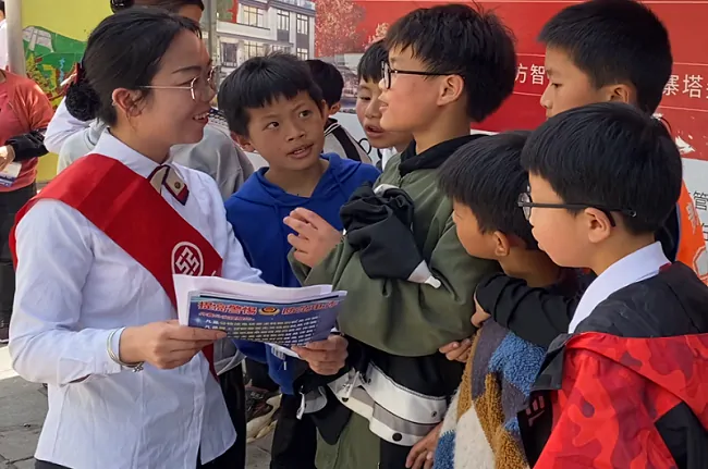 工商银行凯里分行： 探寻古老&ldquo;三线&rdquo;    共建红色&ldquo;智慧&rdquo;小区