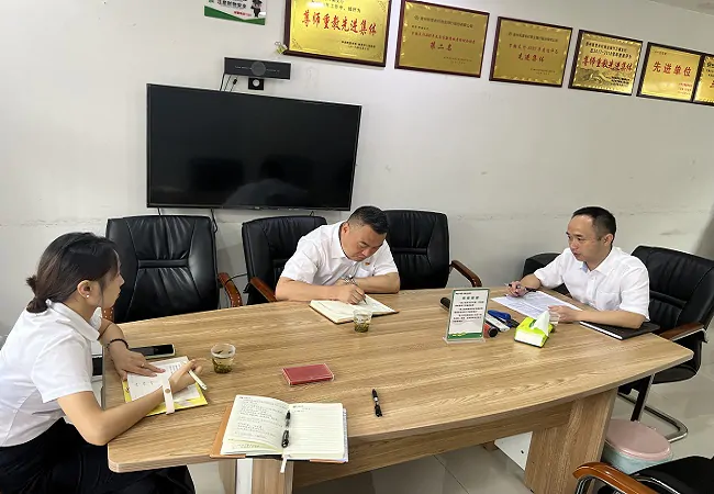 坚定信心 苦干实干 为加快推动凯里农商银行高质量发展建新功