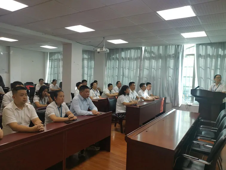 中国大地保险黔东南中心支公司开展警示教育学习