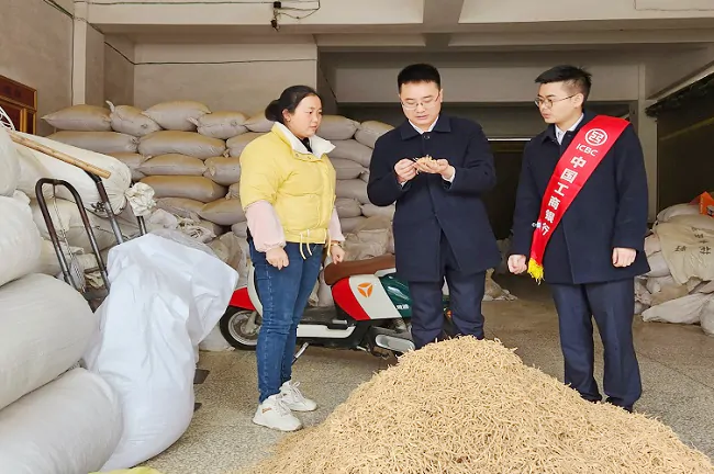 工商银行凯里分行： 深入调研走市场，靠前服务解难题