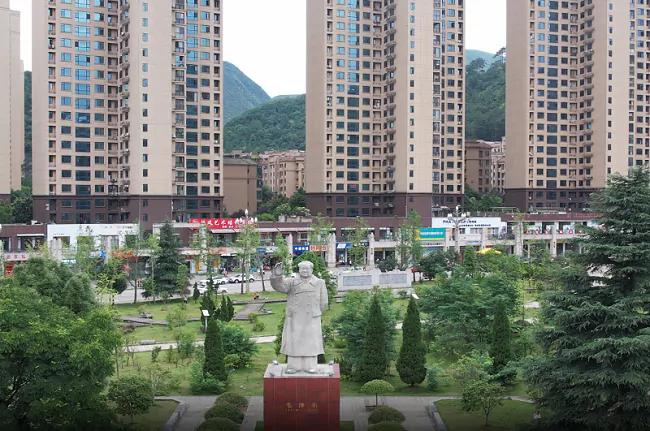 工商银行凯里分行： 探寻古老&ldquo;三线&rdquo; 共建红色&ldquo;智慧&rdquo;小区