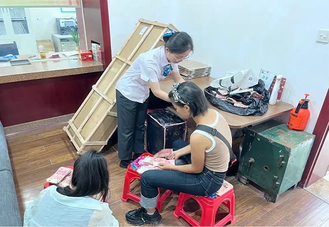 农业银行黔东南分行：我为群众办实事   残币兑换暖人心