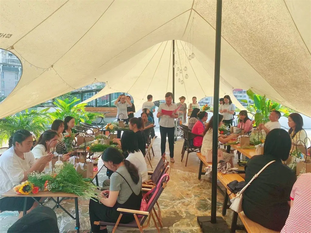 太平洋人寿黔东南中支举办VIP客户插花活动