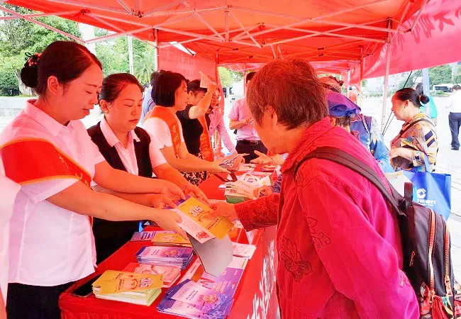 凯里农商银行开展&ldquo;五进入&rdquo;金融消费者权益保护教育宣传月系列活动