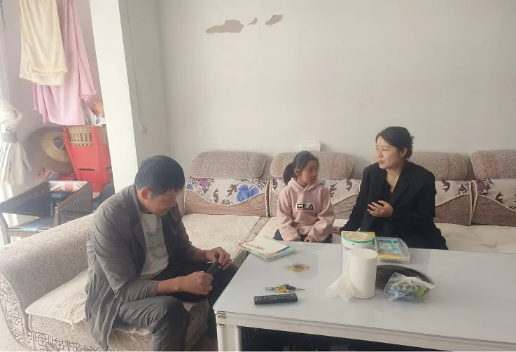 富德生命人寿黔东南中支开展&ldquo;小海豚计划&rdquo;一对一帮扶家访