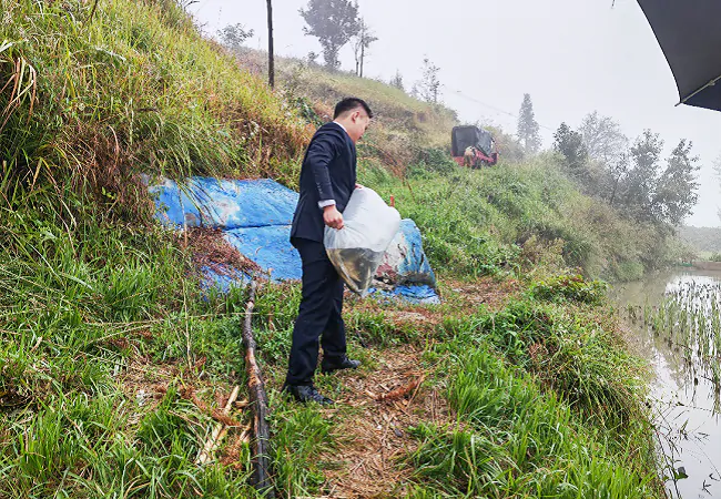 丹寨农商银行：服务乡村看农信，助农纾困暖人心