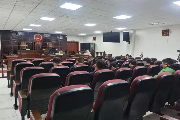 国寿财险黔东南中支纪检条线旁听职务犯罪庭审