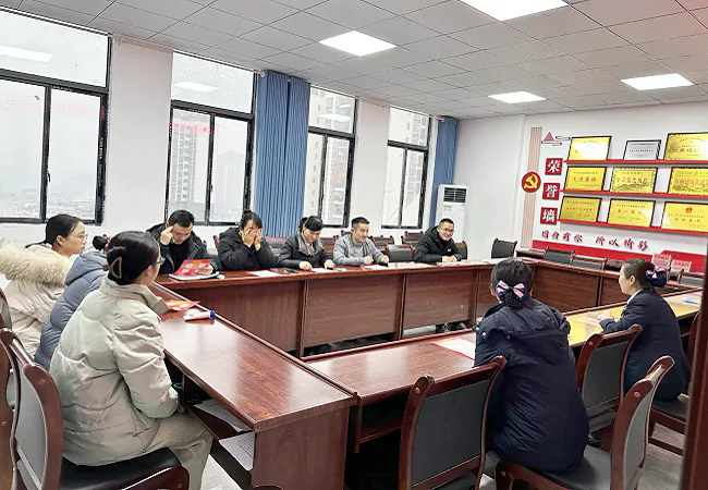 台江农信联社：送金融服务进单位获点赞