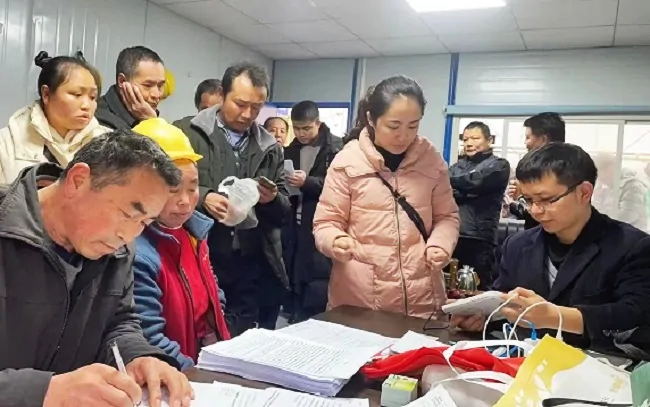 农业银行黔东南分行营业部：上门开卡解民忧 &ldquo;农&rdquo;情服务暖人心