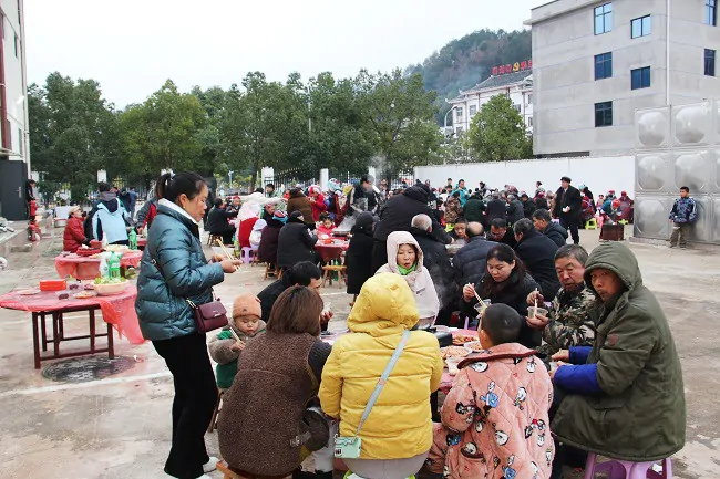 腊月里贺新春！一场特别的庖汤宴走进这家银行网点