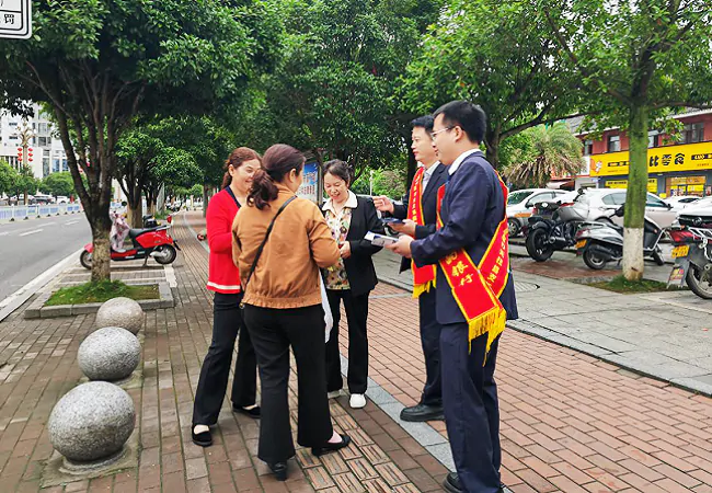 防范灾害风险，共筑安全防线&mdash;&mdash;农发行黔东南州分行组织全辖开展防灾减灾宣传活动