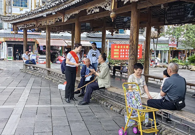 农发行雷山县支行开展普及金融知识万里行宣传活动