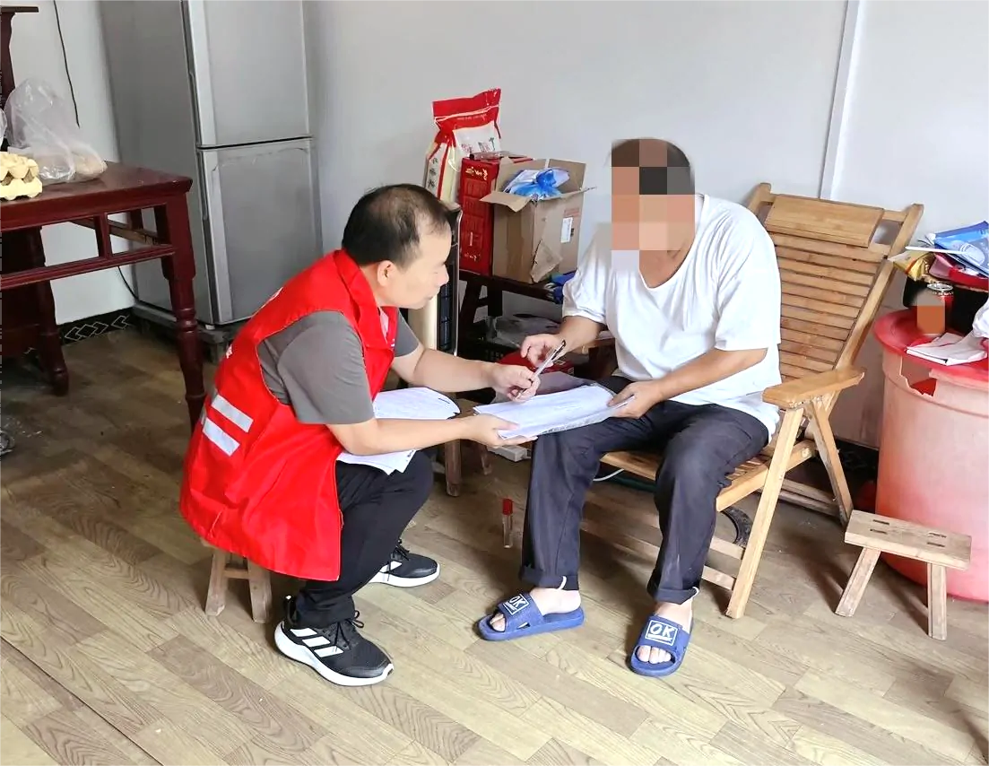 人保财险贵州黔东南天柱支公司： 入户走访脱贫户 真情关怀暖人心