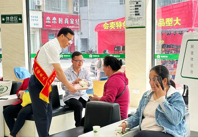 突出&ldquo;客户体验&rdquo;，践行&ldquo;贵客服务&rdquo;