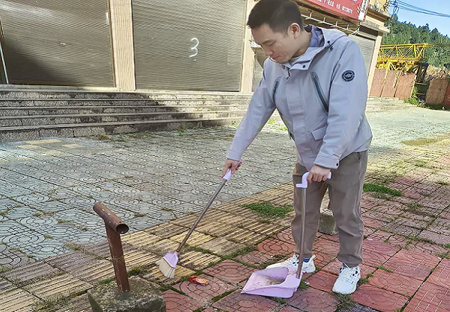 农发行丹寨县支行开展 &ldquo;文明在行动&middot;满意在贵州&rdquo;活动