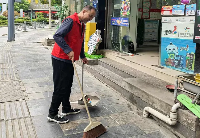 农发行镇远县支行积极开展志愿服务活动