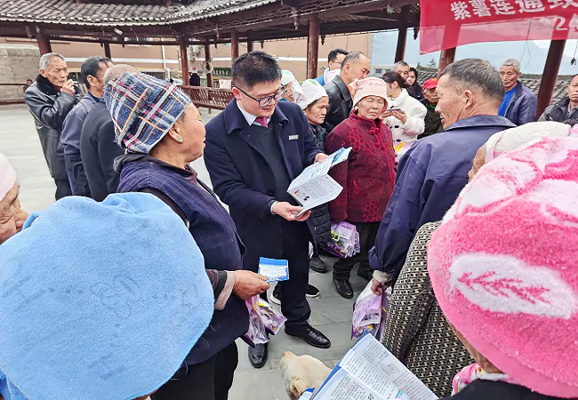 台江农信联社积极开展送金融知识进村活动