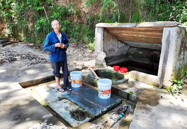 农行捐资解决村民饮水用水困难1.png