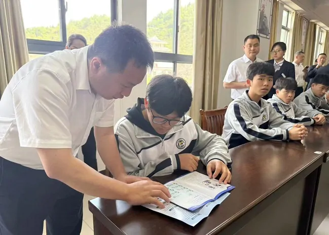 凯里农商银行苗侗风情园支行积极开展金融知识&ldquo;五进&rdquo;活动