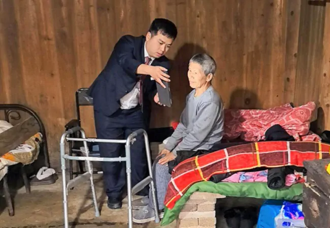 丹寨农商银行：贴心上门服务，传递农信温暖