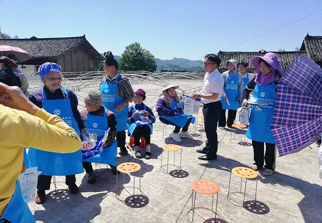 丹寨富民村镇银行:浓情五月天 金融暖人心