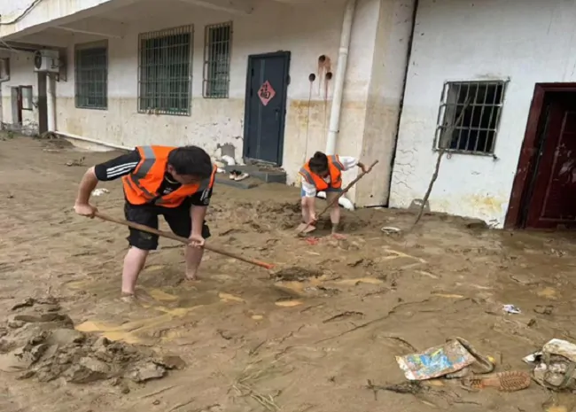 洪峰浪尖显担当！国寿财险从江县支公司 3小时极速赔付24.5万元