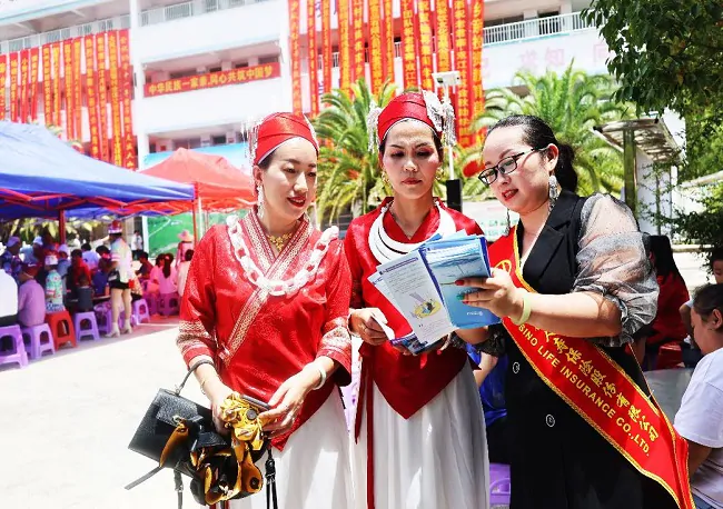 富德生命人寿黔东南中支：金秋助学暖人心 反诈宣传入民心