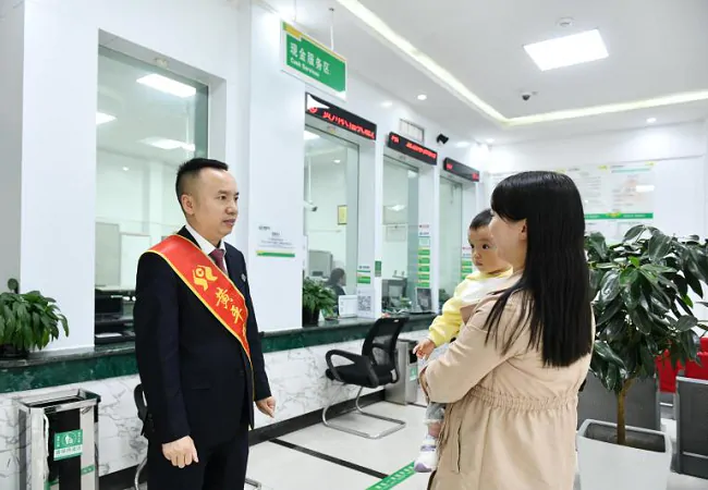 系统升级不打烊！黄平农商银行暖心护航金融服务&ldquo;不断档&rdquo;