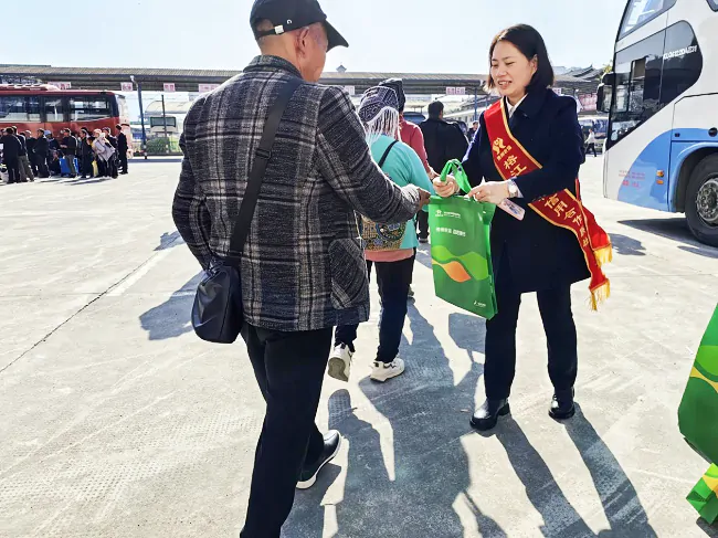 榕江农信联社：金融暖流伴&ldquo;蔗工&rdquo;出征   农金主力显担当