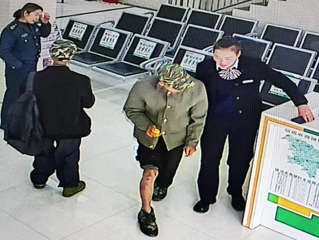 镇远农商银行：紧急送医显担当，金融温度暖人心