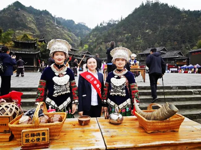 工行凯里北京路支行：外汇知识进苗寨 金融服务助文旅