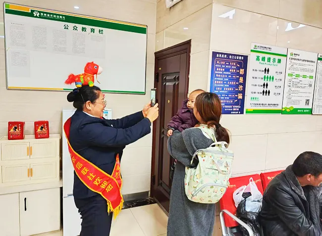 社保服务有温度 便民办卡暖民心