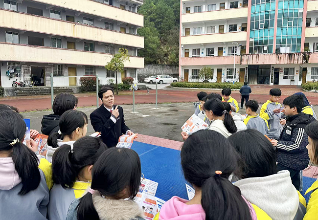 反诈宣传进校园 筑牢安全防护墙