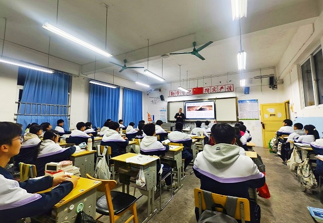 开学季反诈第一课！雷山农信联社进校园筑牢青春防骗墙​